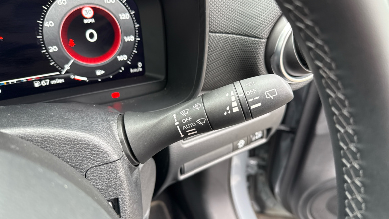 Nissan Juke 1.0 DiG-T N-Connecta 5dr DCT Petrol Hatchback